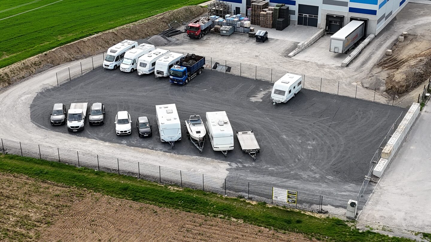 Gelände von MK Künzel mit Halle bei Heilbronn