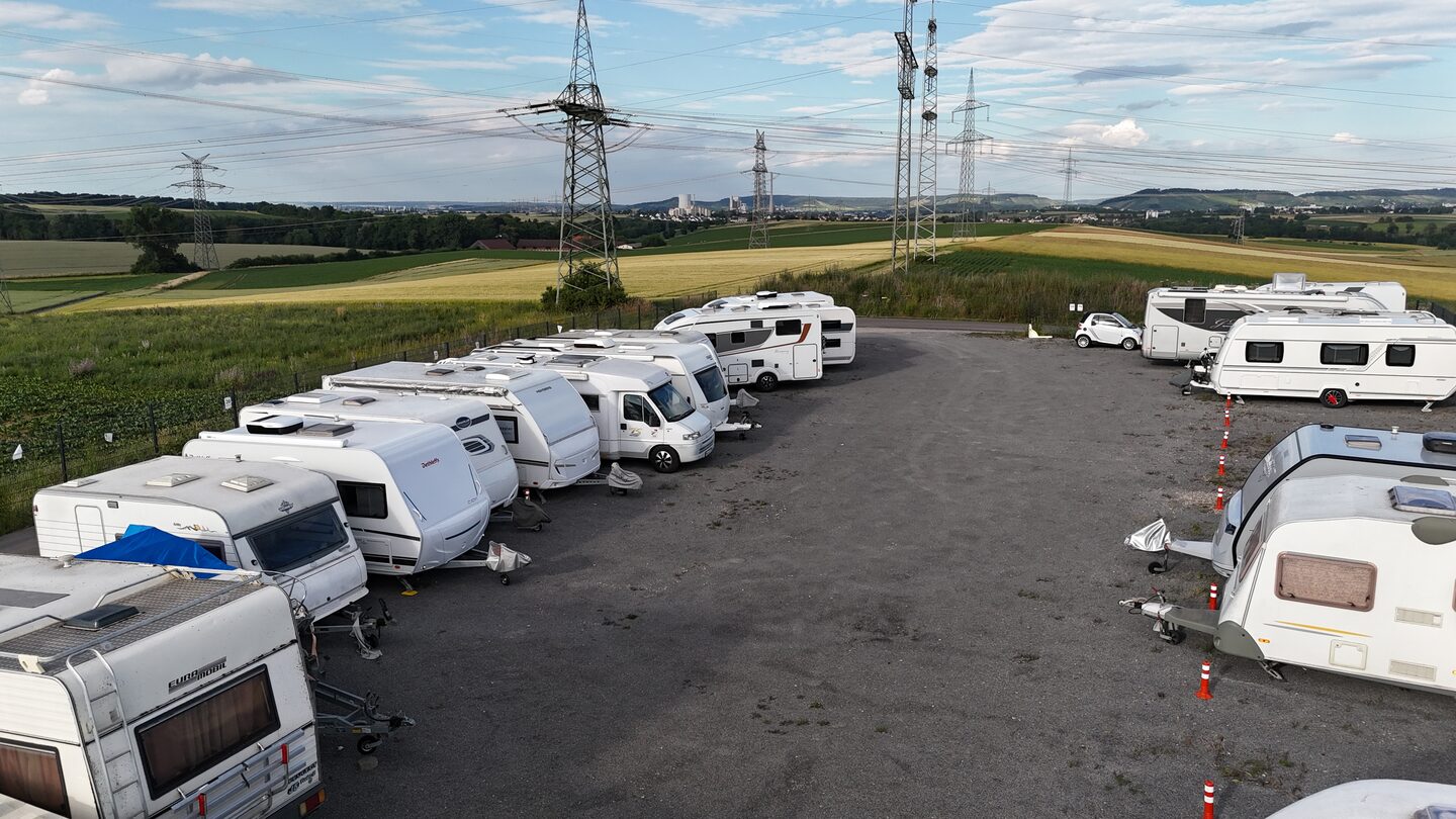 Luftaufnahme der Stellplatzanlage von MK Künzel im Raum Heilbronn